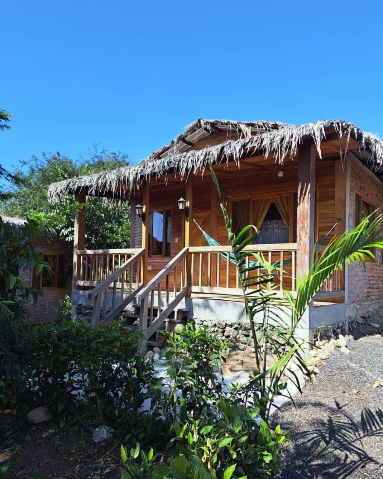 ホテル Casa Albura Puerto López エクステリア 写真